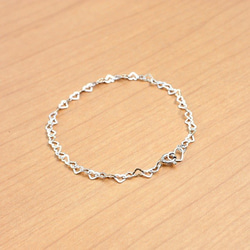 ＊silver925＊ハートがいっぱい＊ブレスレット【銀】flat heart chain bracelet 2枚目の画像