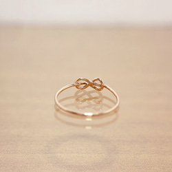 14kgf＊ほんのりピンク＊インフィニティ結び＊リング【金】Infinity knot rose-gold ring 5枚目の画像