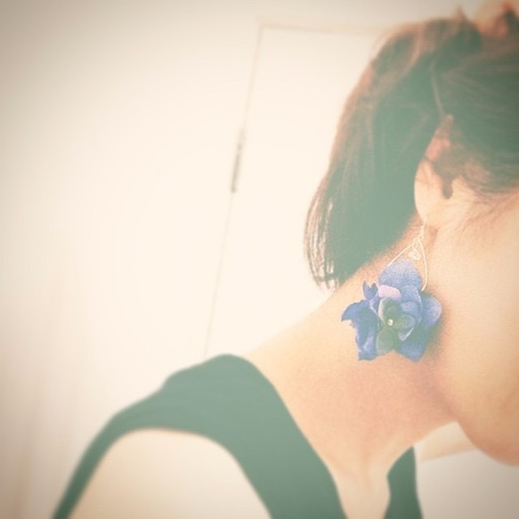 ◆[藍色LtB]花朵耳環·耳環繡球花繡球花*淚水鉤B. 第3張的照片