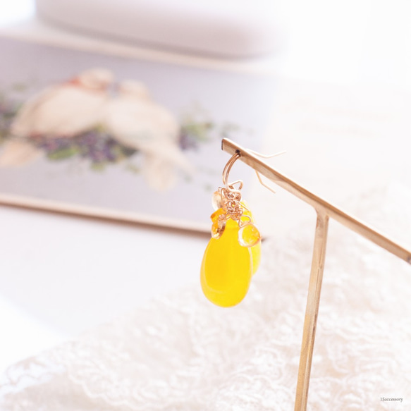 ◆黃色金絲雀黃色吊式耳環（耳環）[黃水晶] [11月誕生石] ThreePetal 3花瓣 第7張的照片