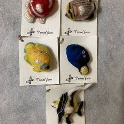 ひょことキノコのブローチ ブローチ tomoe*farm もきゅん 通販