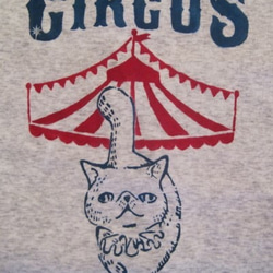 アートちっくTシャツ　三色二柄展開　サーカス猫　М・S(在庫無)　レディース 2枚目の画像