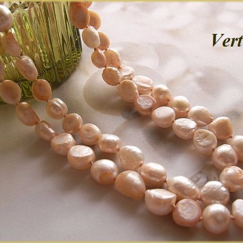 Vermeil】ホワイト×サーモンピンク母貝付フラットバロック淡水パール 