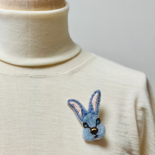 【ニュイ】オートクチュール刺繍　おばけ・ouiブローチ Immana Paris オートクチュールビーズ刺繍のブローチ 時計