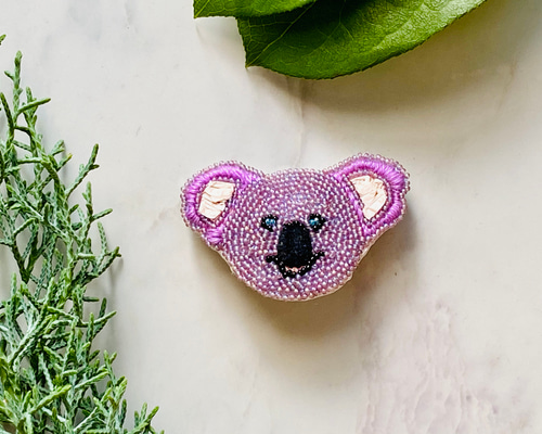 タケコブター コアラ スイカビーズ 刺繍 ブローチ ハンドメイド 公式ショップ】 コアラ タケコブター 刺繍 ハンドメイド スイカ