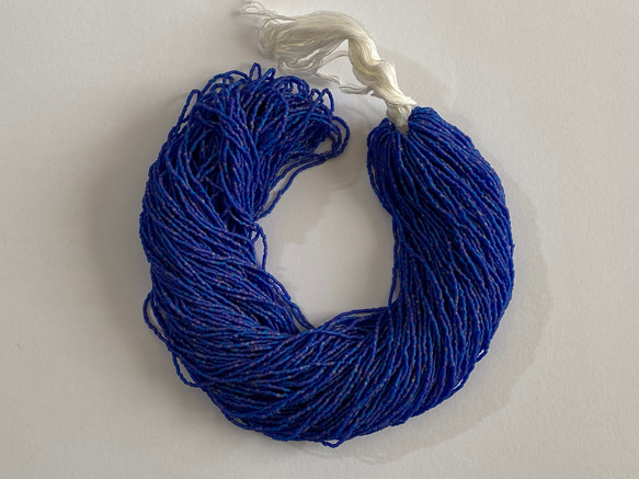 極小サイズ★チェコ製★マットな青色★20/0サイズ★1m★リュビネル針★糸通しビーズ★CZ20CBI-MTMB 2枚目の画像