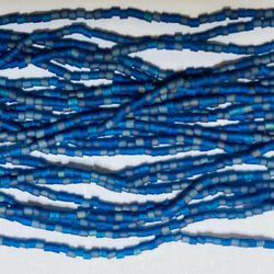 極小サイズ★チェコ製★マットな紺色★20/0サイズ★1m★オートクチュール刺繍ビーズ★CZ20MBI-MTMB 3枚目の画像