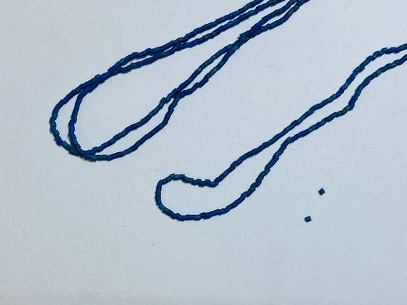 極小サイズ★チェコ製★マットな紺色★20/0サイズ★1m★オートクチュール刺繍ビーズ★CZ20MBI-MTMB 6枚目の画像