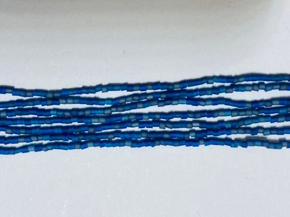 極小サイズ★チェコ製★マットな紺色★20/0サイズ★1m★オートクチュール刺繍ビーズ★CZ20MBI-MTMB 7枚目の画像