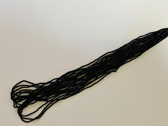 チェコ製★糸通しビーズ★3カット★11/0サイズ ★黒色★1mオートクチュール刺繍★CZ11BL-3C 5枚目の画像