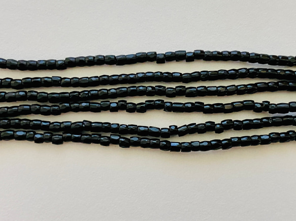 チェコ製★糸通しビーズ★3カット★11/0サイズ ★黒色★1mオートクチュール刺繍★CZ11BL-3C 6枚目の画像