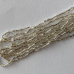 ヴィンテージ竹ビーズ★イタリア製ヴェネツィア★シルバーラインクリア色★1m★リュビネル針★糸通しビーズ★VV2C-SLB 8枚目の画像