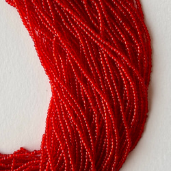 ヴィンテージビーズ★イタリア製ヴェネツィア★15/0サイズ ★濃い赤色★1m★リュビネル針★糸通し★VV15DR-T 1枚目の画像