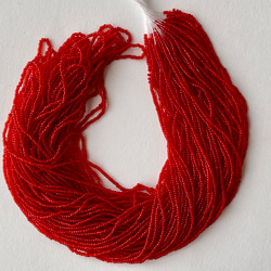 ヴィンテージビーズ★イタリア製ヴェネツィア★15/0サイズ ★濃い赤色★1m★リュビネル針★糸通し★VV15DR-T 2枚目の画像