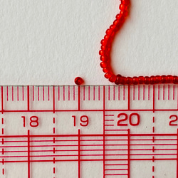 ヴィンテージビーズ★イタリア製ヴェネツィア★15/0サイズ ★濃い赤色★1m★リュビネル針★糸通し★VV15DR-T 4枚目の画像