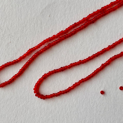 ヴィンテージビーズ★イタリア製ヴェネツィア★15/0サイズ ★濃い赤色★1m★リュビネル針★糸通し★VV15DR-T 6枚目の画像