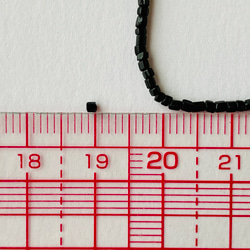 ヴィンテージビーズ★イタリア製ヴェネツィア★六角ビーズ ★黒色★1m★オートクチュール刺繍★糸通し★VV1B-HCB 4枚目の画像