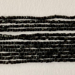 ヴィンテージビーズ★イタリア製ヴェネツィア★六角ビーズ ★黒色★1m★オートクチュール刺繍★糸通し★VV1B-HCB 7枚目の画像