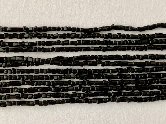 ヴィンテージビーズ★イタリア製ヴェネツィア★六角ビーズ ★黒色★1m★オートクチュール刺繍★糸通し★VV1B-HCB 7枚目の画像