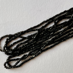 ヴィンテージビーズ★イタリア製ヴェネツィア★六角ビーズ ★黒色★1m★オートクチュール刺繍★糸通し★VV1B-HCB 8枚目の画像