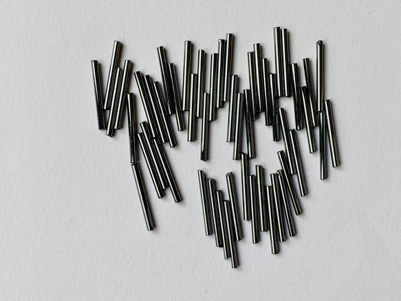 ヴィンテージビーズ★イタリア製ヴェネツィア★ロング竹ビーズ★ガンメタ色★20mm★オートクチュール★VV20GG-OB 2枚目の画像