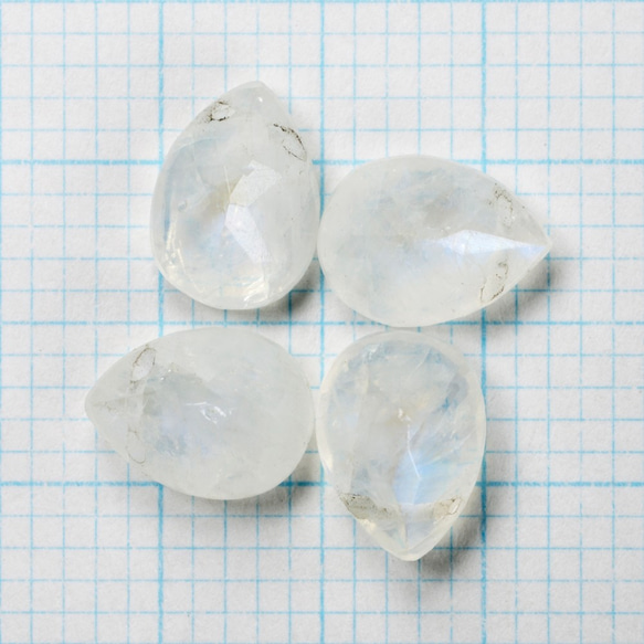 2粒売り　宝石質レインボームーンストーンAA++　ペアシェイプ　ファセットカット7×5mm 3枚目の画像