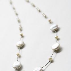 淡水パールのシルク糸ネックレス（ホワイト） 3枚目の画像