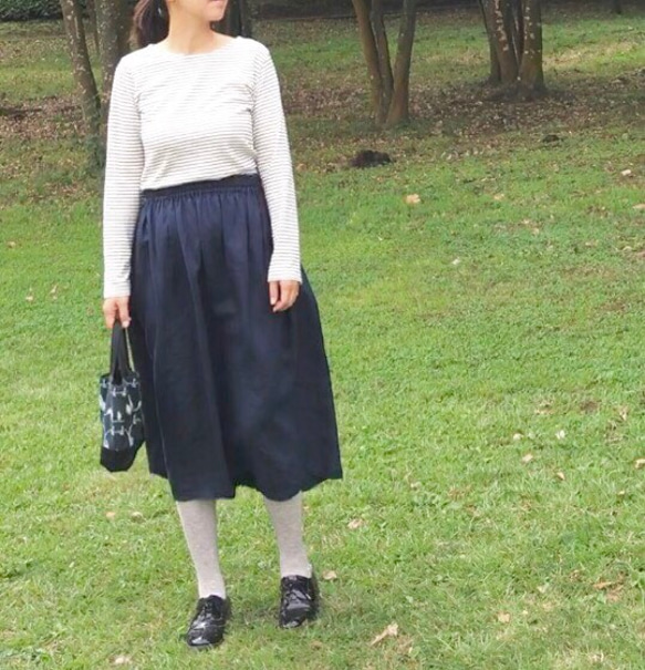 linen/gatherlongskirt/navy 2枚目の画像