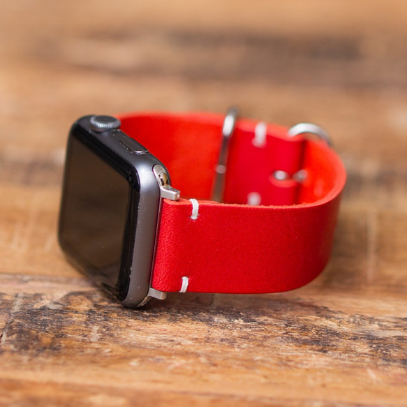 AW8 紅蘋果手錶 義大利皮革錶帶手錶 7 系列相容 第2張的照片