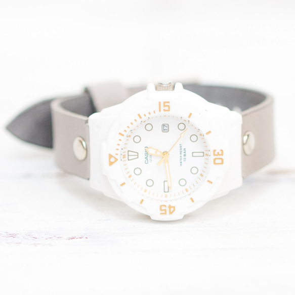 9 CASIO BABY ダイバーズウォッチ ホワイト 日付表示 革ベルト 腕時計