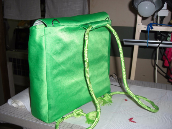 着物帯バッグ　「芽吹き（緑艶）」C１１０ 2枚目の画像