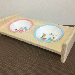 (ヒノキ)ご飯テーブル2つ穴・飾り彫・ハンドメイド⭐️器付き⭐️ 3枚目の画像