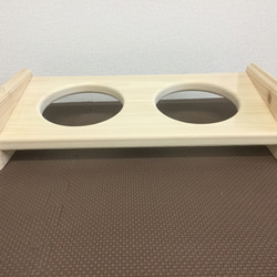 (ヒノキ)ご飯テーブル2つ穴・飾り彫・ハンドメイド⭐️器付き⭐️ 5枚目の画像