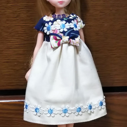 《ドール服》冬に揺れる小さな花 3枚目の画像