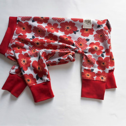 赤いお花のパジャマ 2枚目の画像