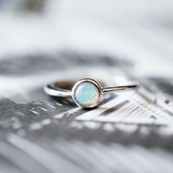 ITS：101【天然石系列・Opal・歐泊・蛋白石】925銀戒指。 第1張的照片