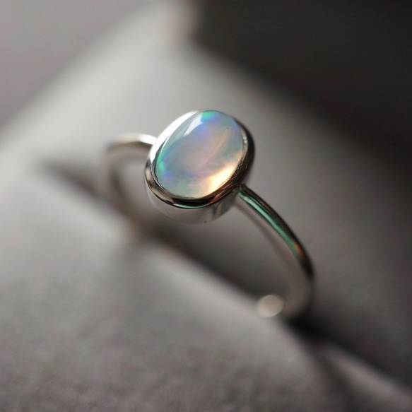 ITS：102【戒指系列・Opal・歐泊・蛋白石】925銀戒指。附精美包裝盒。 第1張的照片