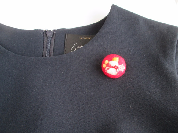 ブローチお正月♪（赤い丸型）羊毛フェルト 5枚目の画像