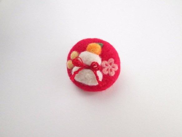 ブローチお正月♪（赤い丸型）羊毛フェルト 6枚目の画像