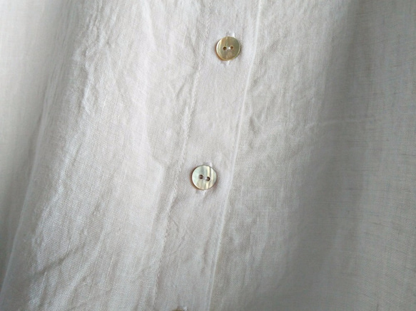 Feliz & Recap [ 貝殼釦小領子襯衫 ] 水洗亞麻 米白 第4張的照片