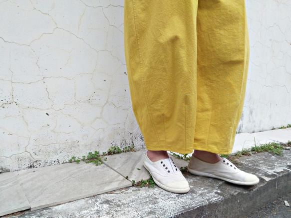 Feliz & Recap [ 寬版縮口八分褲 ] 黃 純棉 第6張的照片