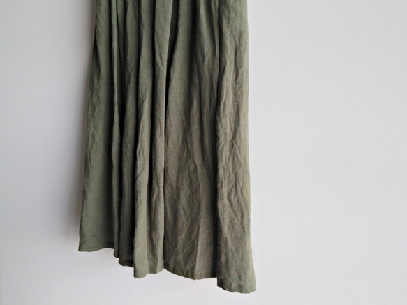 Feliz & Recap [ 斜口袋細摺優雅長裙 ] 亞麻 苔蘚綠 第5張的照片