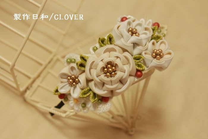 つまみ細工　カチューシャ　花冠 つまみ細工プレートで作る お花のカチューシャ | 手作りレシピ