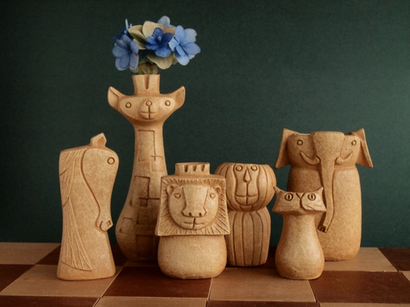 【 SAVANNA CHESS VASE 】 　  Flower Vase of the animal shape 第1張的照片