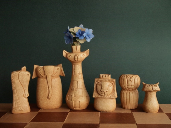 【 SAVANNA CHESS VASE 】 　  Flower Vase of the animal shape 第2張的照片