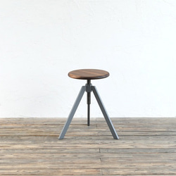 TRIPOD STOOL – LOW / WALNUT 2枚目の画像