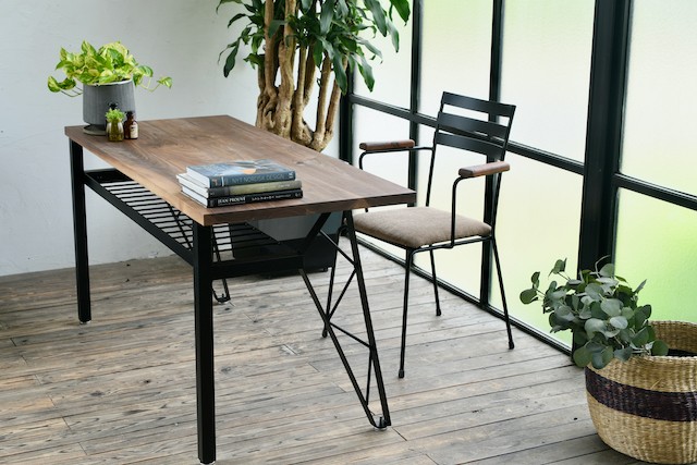 TRUSS FRAME DESK – walnut (W1400) 128,700円