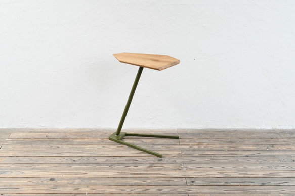 RAGGED SIDE TABLE / OAK 2枚目の画像