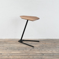 RAGGED SIDE TABLE / Walnut 2枚目の画像