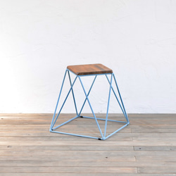 PYRAMID STOOL – PINE 1枚目の画像